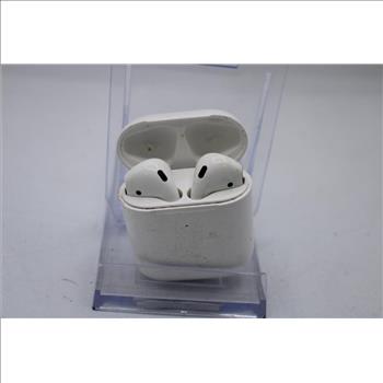 Apple AirPods With Charging Case