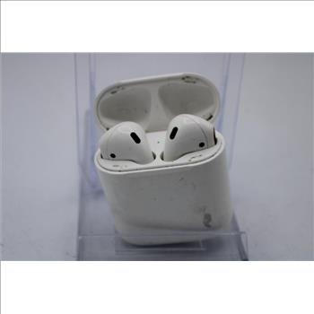 Apple AirPods With Charging Case