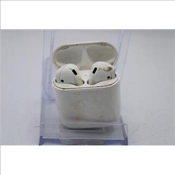 Apple AirPods With Charging Case