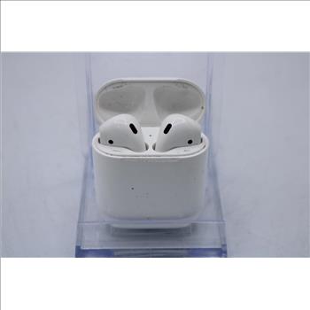 Apple AirPods With Charging Case