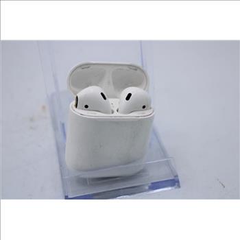 Apple AirPods With Charging Case
