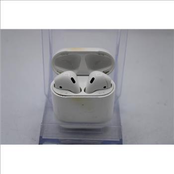 Apple AirPods With Charging Case