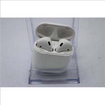 Apple AirPods With Charging Case