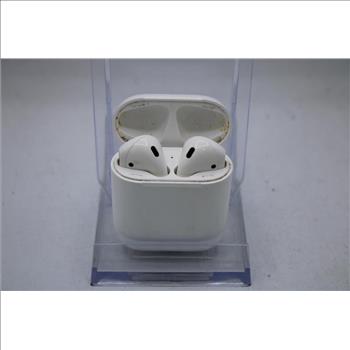 Apple AirPods With Charging Case