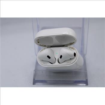 Apple AirPods With Charging Case