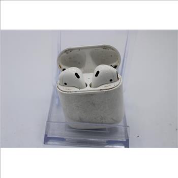 Apple AirPods With Charging Case