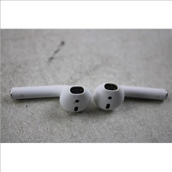 Apple AirPods With Charging Case