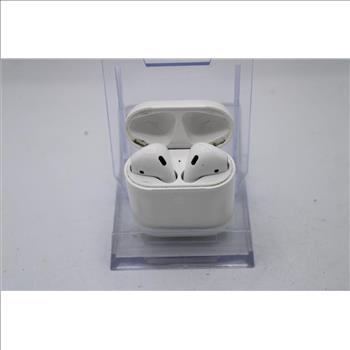 Apple AirPods With Charging Case