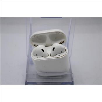 Apple AirPods With Charging Case