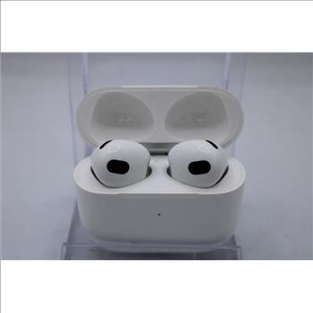 Apple AirPods With Charging Case