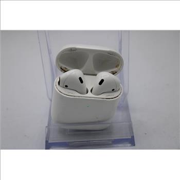 Apple AirPods With Charging Case
