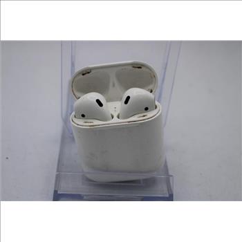 Apple AirPods With Charging Case