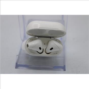 Apple AirPods With Charging Case