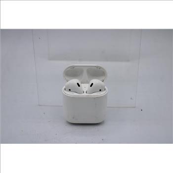 Apple AirPods With Charging Case