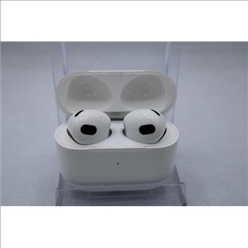 Apple AirPods With Charging Case
