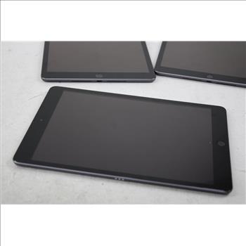 Apple IPad, 3 Pieces Activation Locked, Sold For Parts