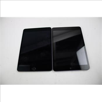 Apple IPad Bulk Lot, 2 Pieces, SOLD FOR PARTS