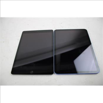 Apple IPad Bulk Lot, 2 Pieces, SOLD FOR PARTS