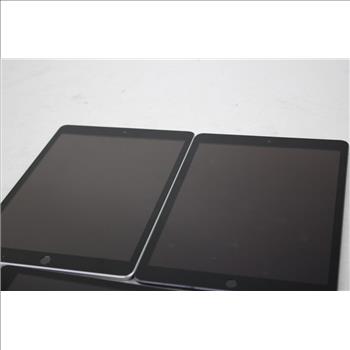 Apple IPad Bulk Lot, 3 Pieces, SOLD FOR PARTS