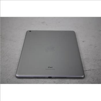 Apple IPad Bulk Lot, 3 Pieces, SOLD FOR PARTS