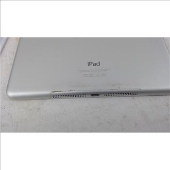 Apple IPad Bulk Lot, 4 Pieces, Carrier Unknown, Sold For Parts