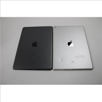 Apple IPads Bulk Lot, 2 Pieces, SOLD FOR PARTS