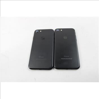 Apple IPhone Lot, 2 Pieces