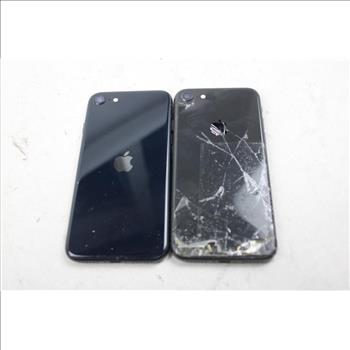 Apple IPhone Lot, 2 Pieces