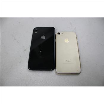 Apple IPhone Lot, 2 Pieces, Sold For Parts