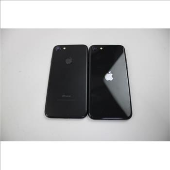 Apple IPhone Lot, 2 Pieces, Sold For Parts