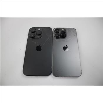 Apple IPhone Lot, 2 Pieces, Sold For Parts