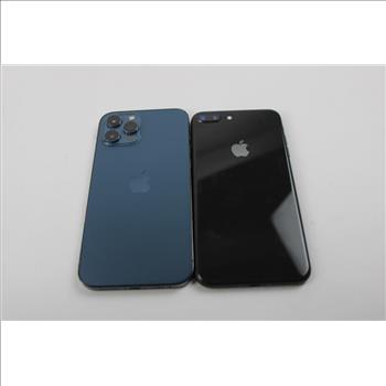 Apple IPhone Lot, 2 Pieces, Sold For Parts