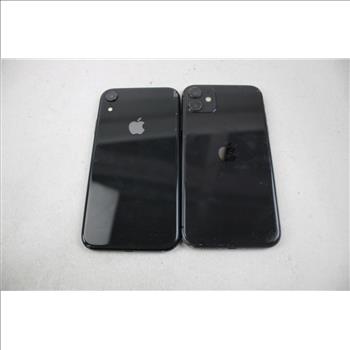 Apple IPhone Lot, 2 Pieces, Sold For Parts