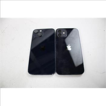 Apple IPhone Lot, 2 Pieces, Sold For Parts