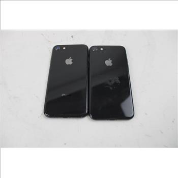 Apple IPhone Lot, 2 Pieces, Sold For Parts