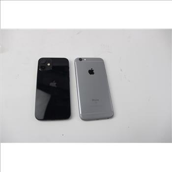 Apple IPhone Lot, 2 Pieces, Sold For Parts