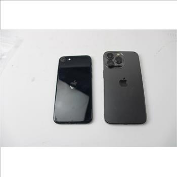 Apple IPhone Lot, 2 Pieces, Sold For Parts