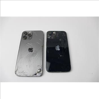 Apple IPhone Lot, 2 Pieces, Sold For Parts