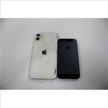 Apple IPhone Lot, 2 Pieces, Sold For Parts