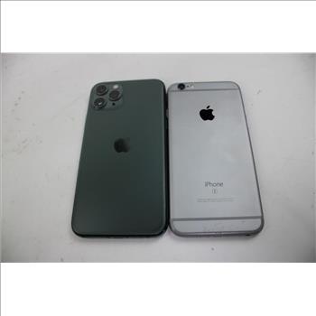 Apple IPhone Lot, 2 Pieces, Sold For Parts