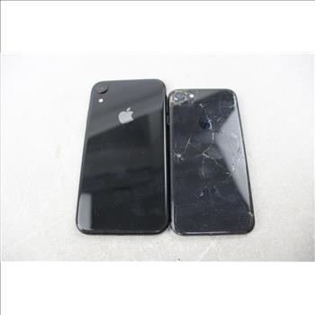 Apple IPhone Lot, 2 Pieces, Sold For Parts