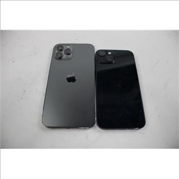 Apple IPhone Lot, 2 Pieces, Sold For Parts