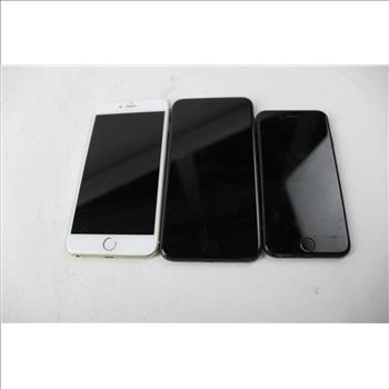 Apple IPhone Lot, 3 Pieces, Sold For Parts