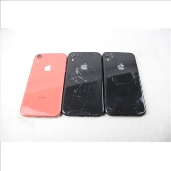 Apple IPhone Lot, 3 Pieces, Sold For Parts