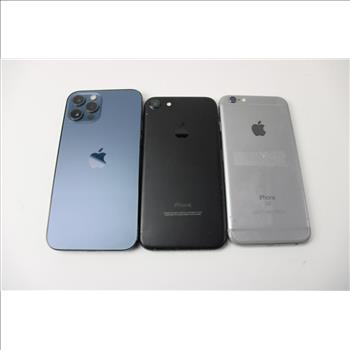 Apple IPhone Lot, 3 Pieces, Sold For Parts