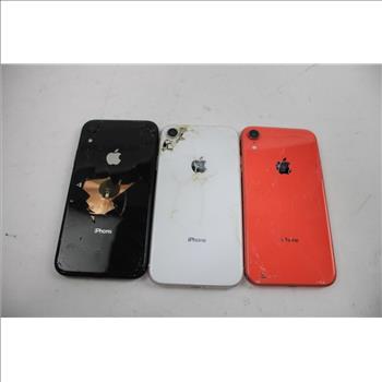 Apple IPhone Lot, 3 Pieces  Sold For Parts