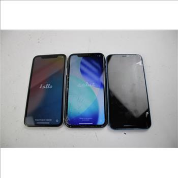 Apple IPhone Lot, 3 Pieces  Sold For Parts