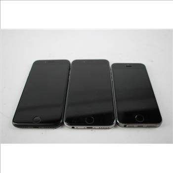 Apple IPhone Lot, 3 Pieces  Sold For Parts