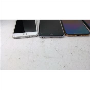 Apple IPhone Lot, 4 Pieces  Sold For Parts