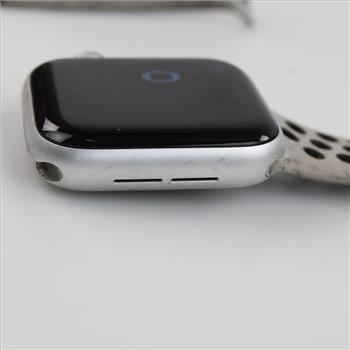 Apple Watch Series SE Sold For Parts